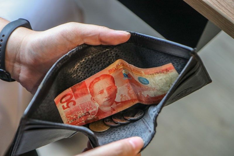 Pinoys still financially insecure