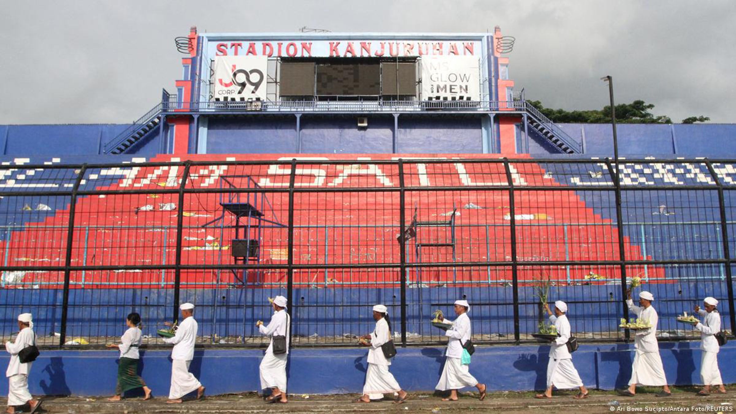 Stadium to be destroyed after deadly stampede Stadium to be destroyed after deadly stampede