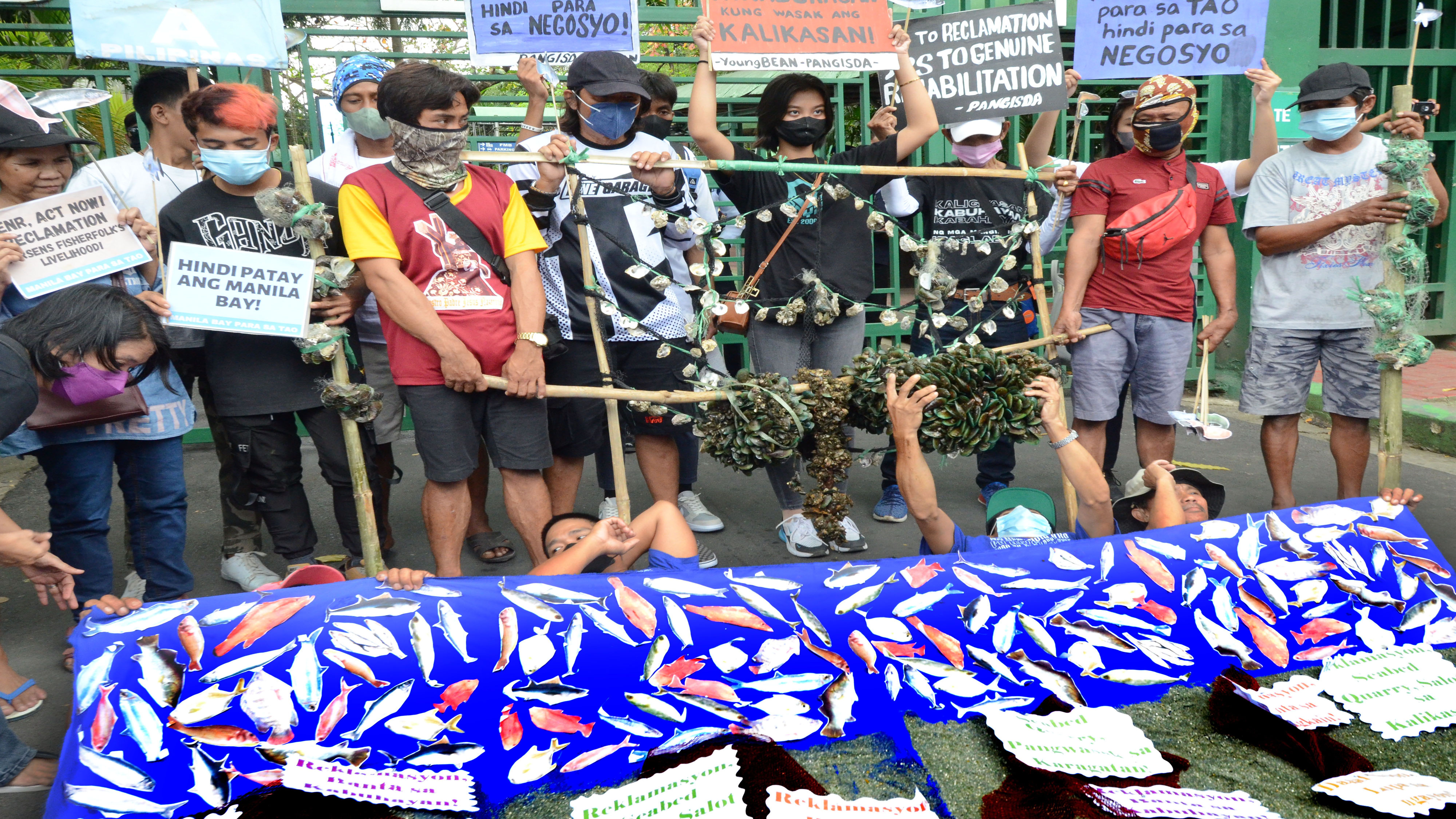 FISHERFOLKS RALLY AT DENR Danny Querubin