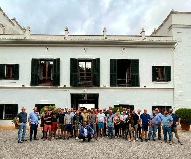 Nessout_Valencia Incentive Trip_group picture