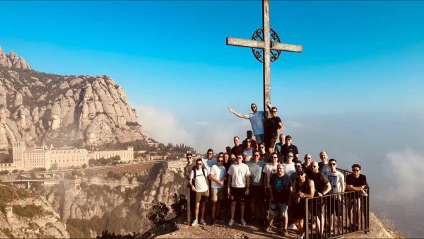 incentive trip barcelona secwise teambuilding hike montserrat