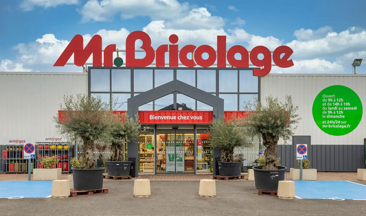 Mr.Bricolage, magasin et opérations.
