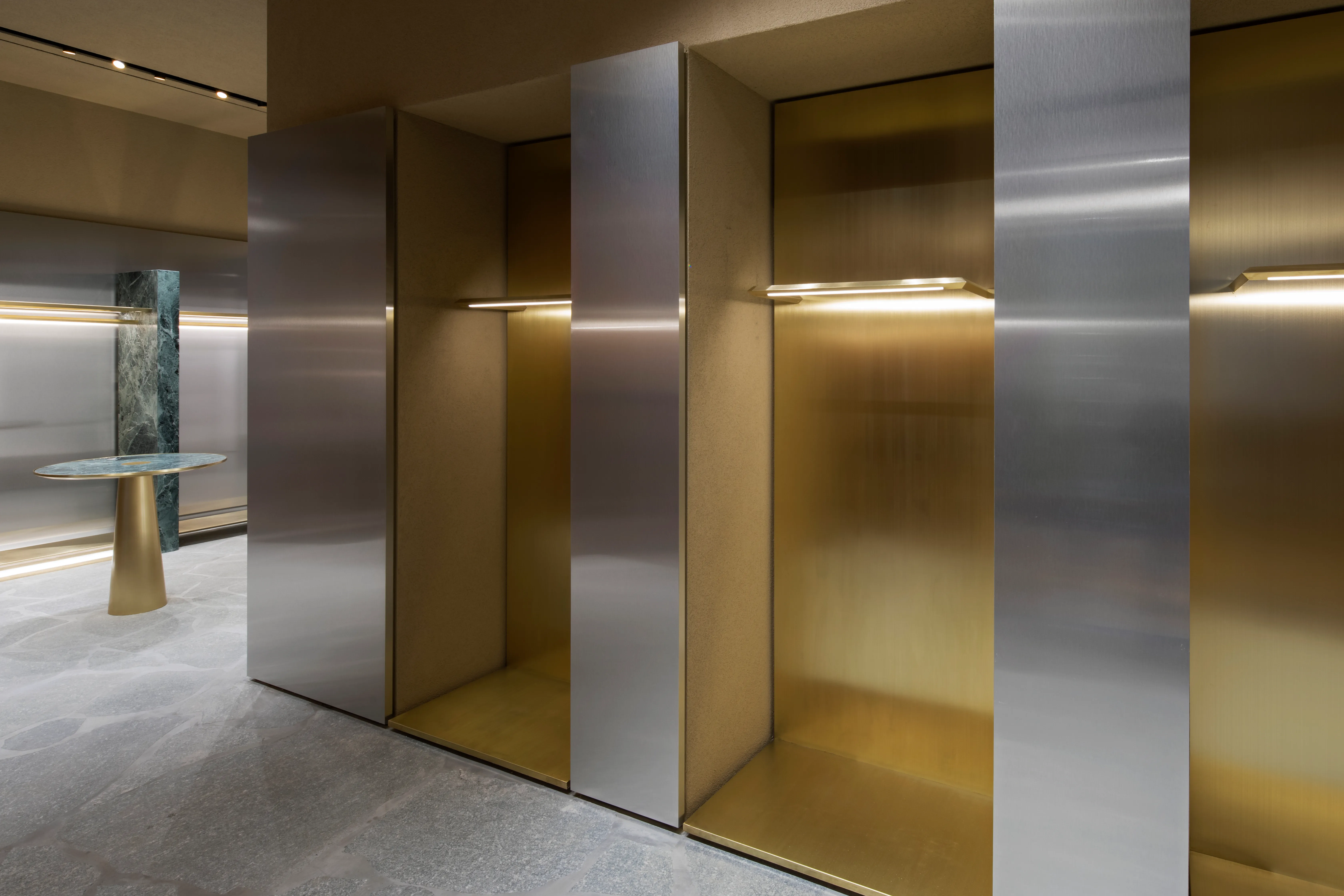 DSQUARED2, BOUTIQUE MILANO — Storage Milano