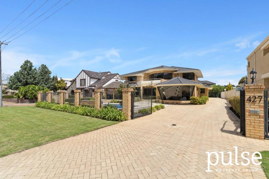 427 Riverton Drive East