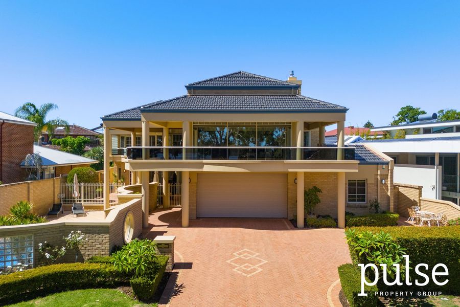 221 Riverton Drive North