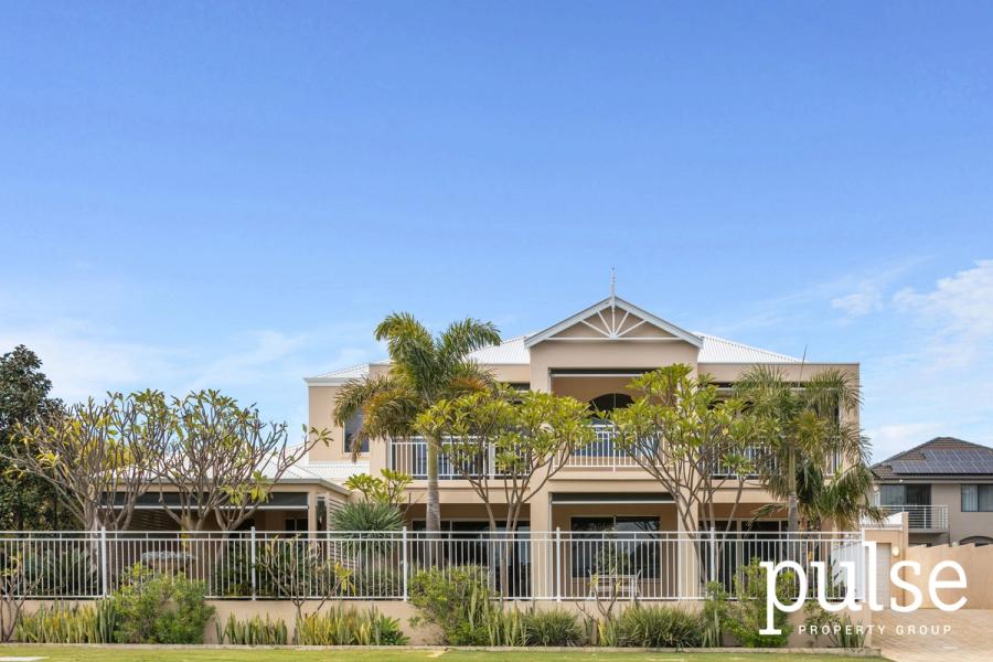 13 Riverton Drive West
