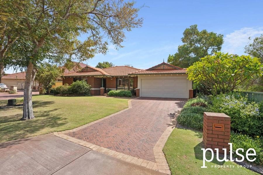 11 Forster Court