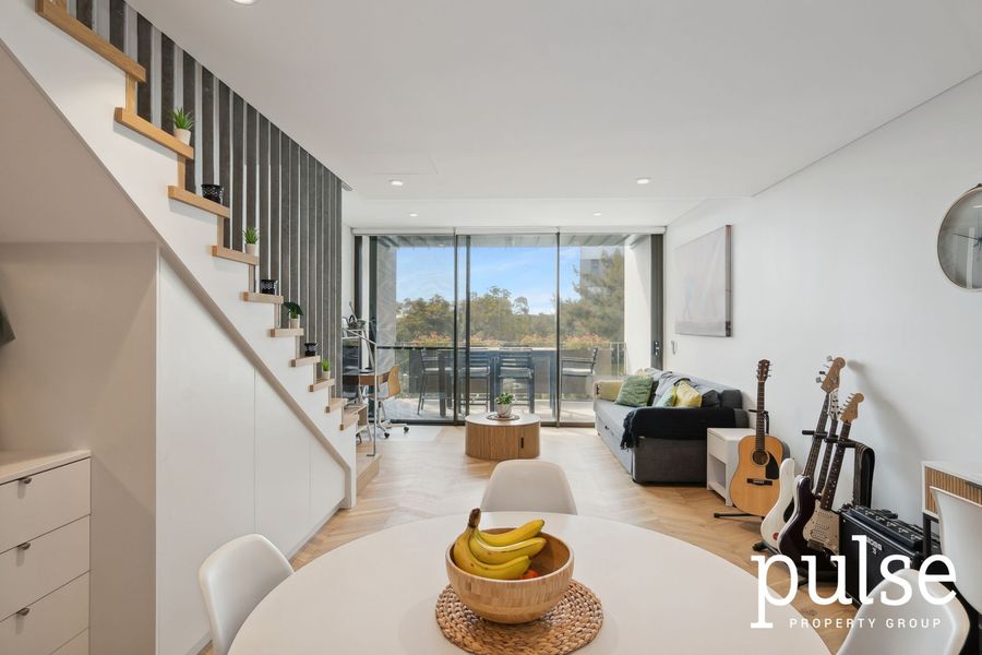 302/21 Henley Street