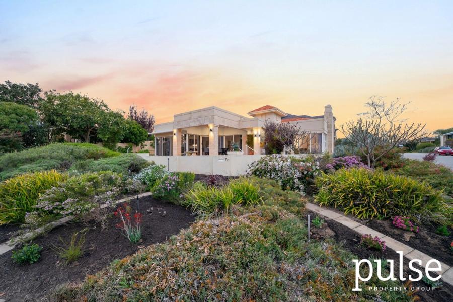 77 Riverton Drive W
