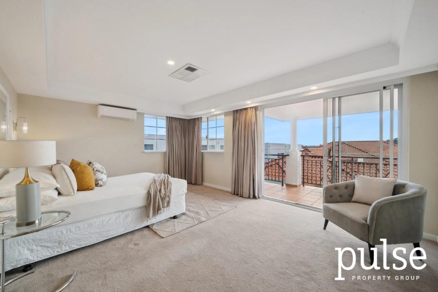 87A Riverton Drive West