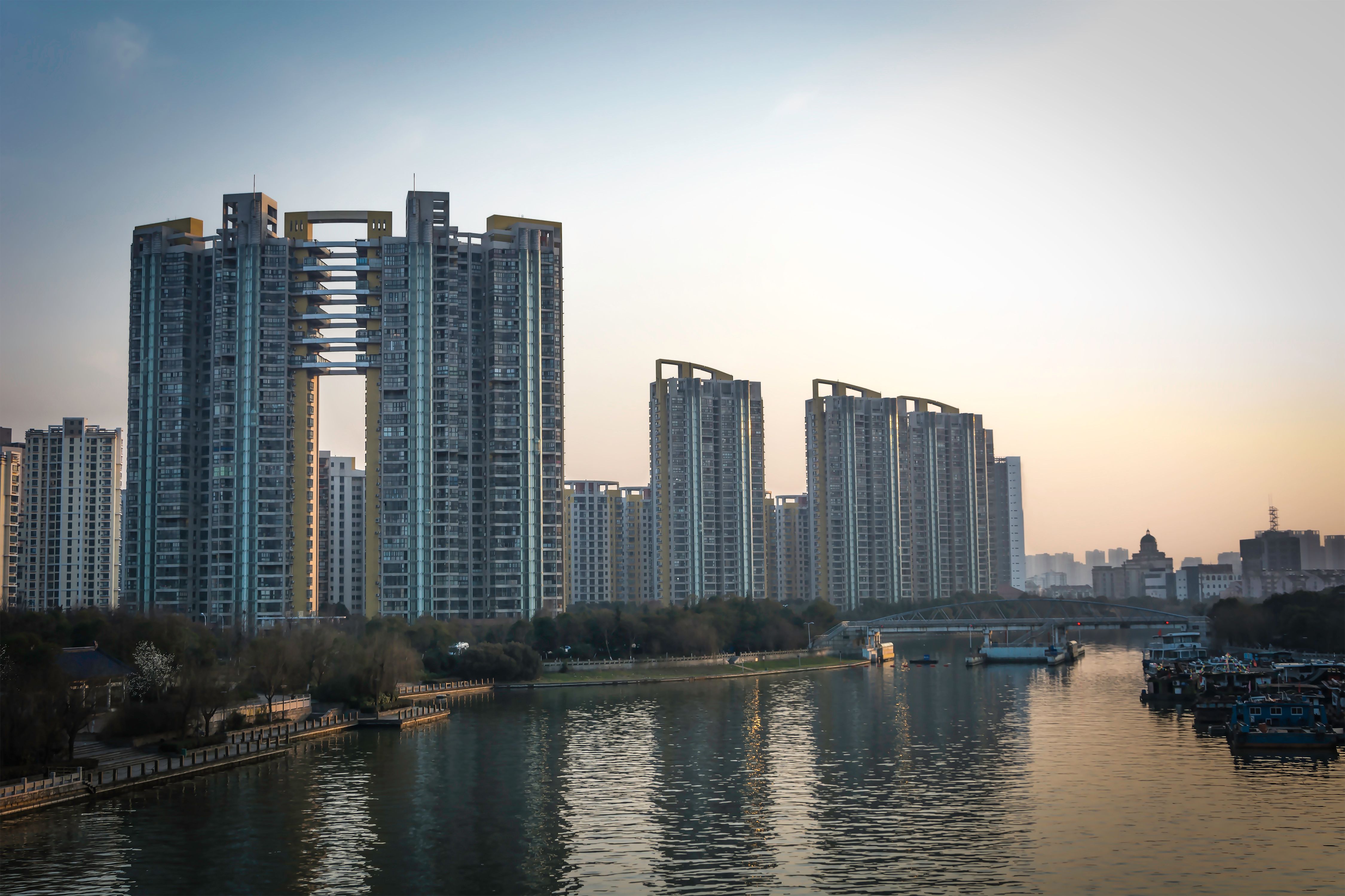 Builder Floor vs Flat in Faridabad: Why 3 BHK & 4 BHK Independent Floors Are in Demand