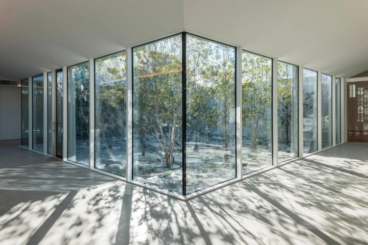 Menil Drawing Institute, Scholar Courtyard