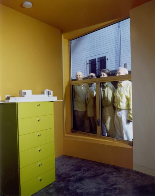 Sale House, Livia Corona