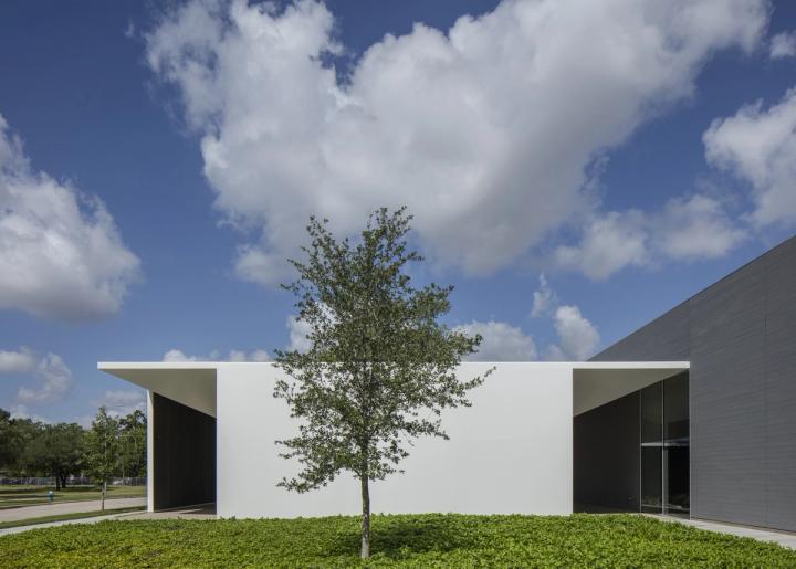 Menil Drawing Institute, East Elevation