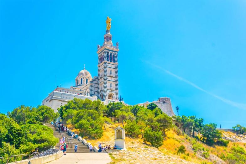 Trottinette électrique à La Basilique Notre-Dame de la Garde