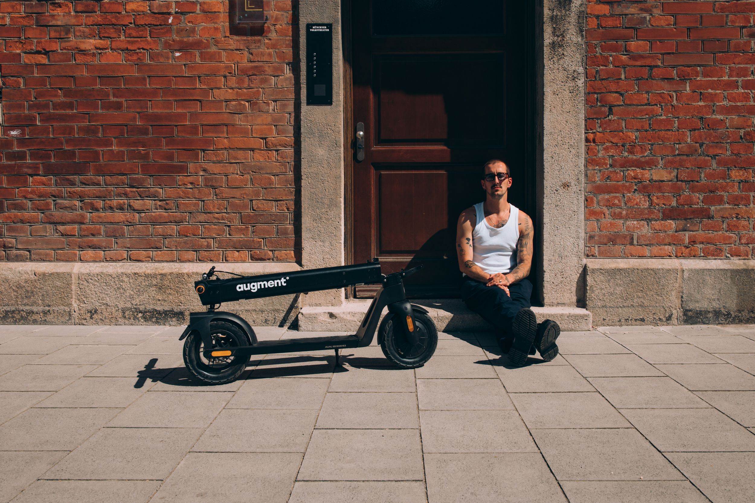 Trottinette électrique Augment Alturo dans les rues de Lyon