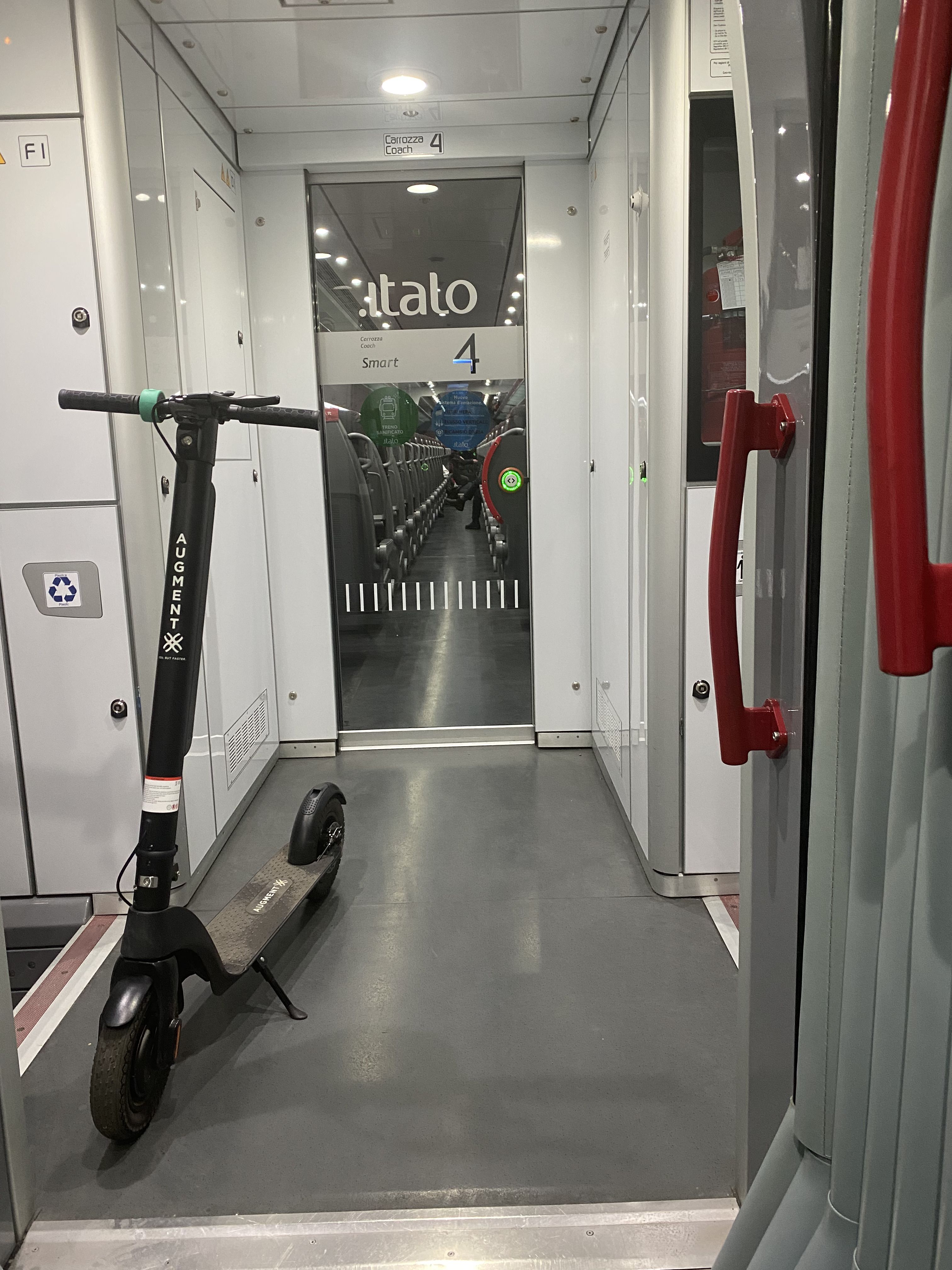 italo treno italotreno italotrains Italo Monopattini elettrico monopattino elettrico Augment ES210LR ES210 es210lr roma rome italy italia pantheon travel freely smogfree senza smog mobilità elettrica mobilità mobilitàsmart smartworking remote lavoro da remoto centrodiroma centrocittà muoversiaroma spostartsi a roma