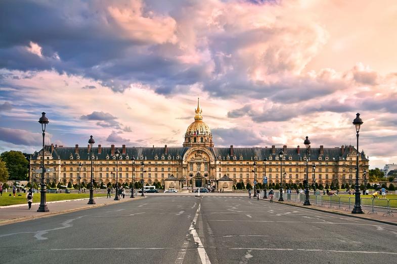 Visite des Invalides à Paris en trottinette électrique