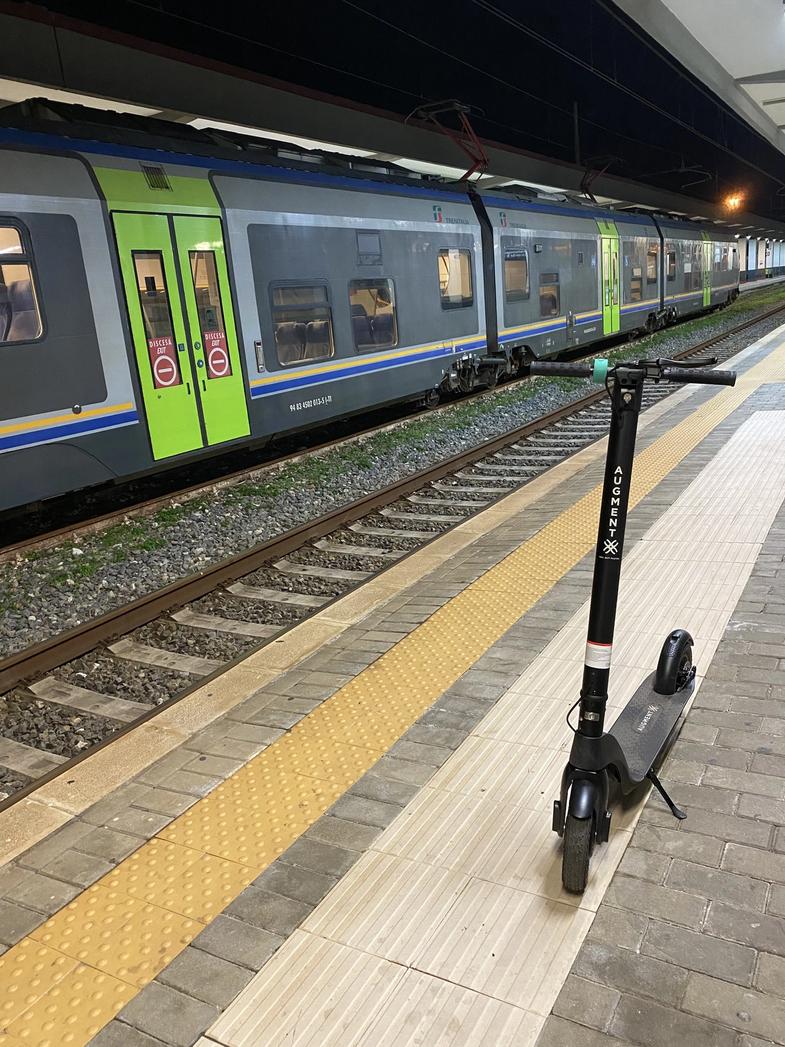 Facile e leggero da trasportare il monopattino Augment lo puoi portare sull'autobus, in treno o in metropolitana