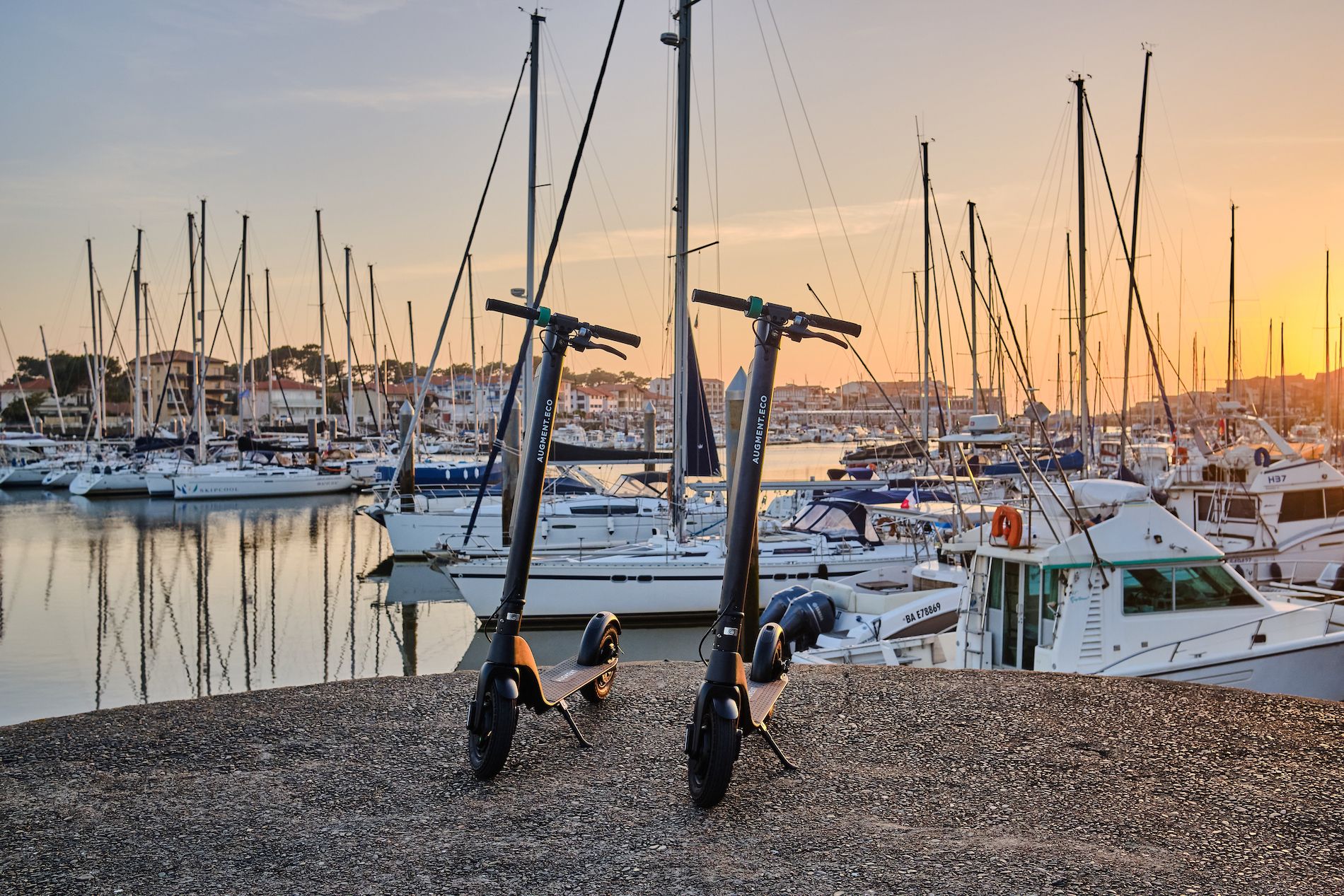 Rouler en trottinette électrique en été