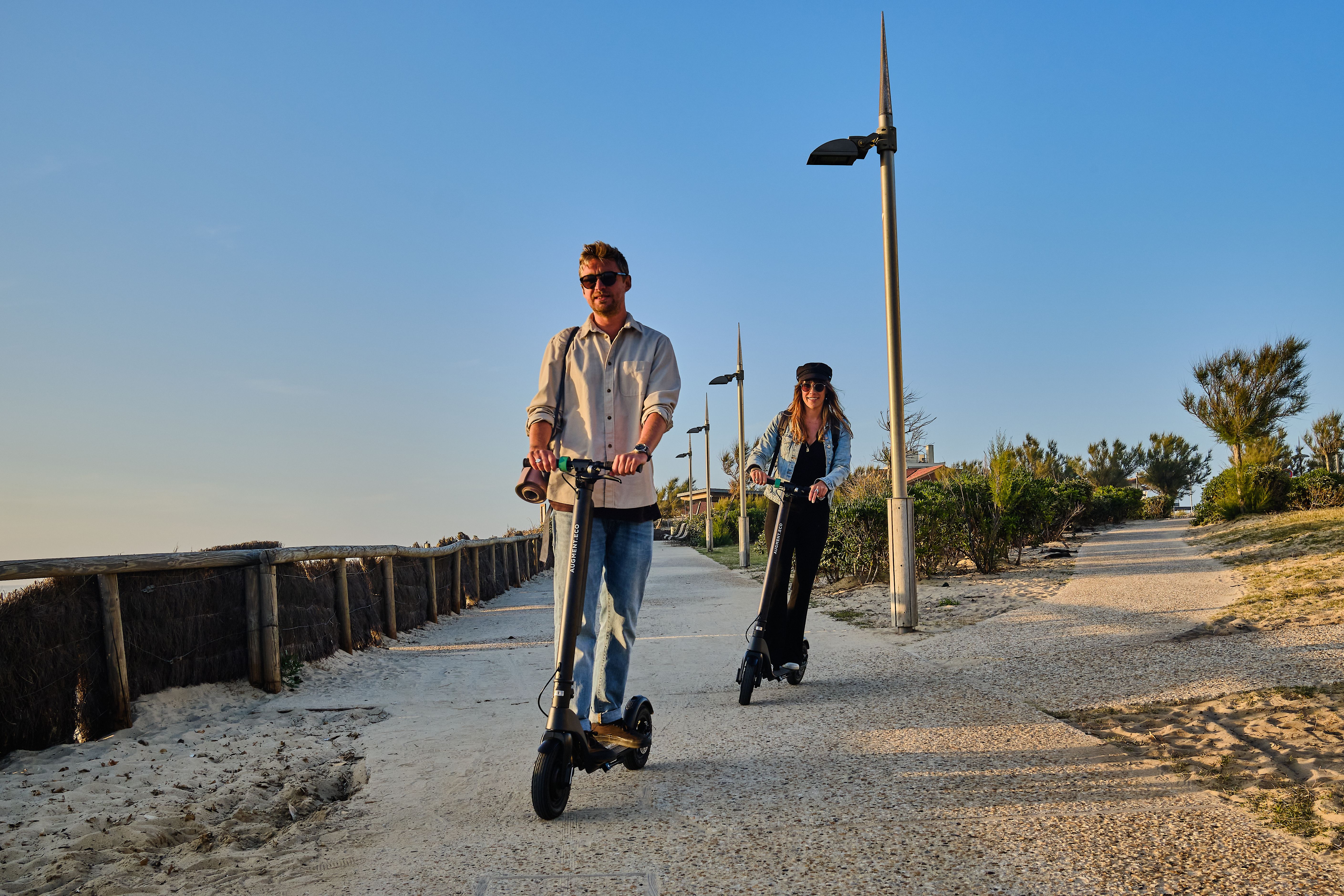 Augment ES 210 e-scooter on the beach
