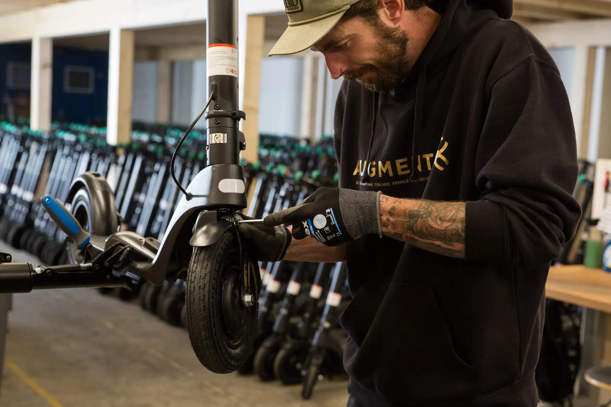 Elscooter med gratis service
