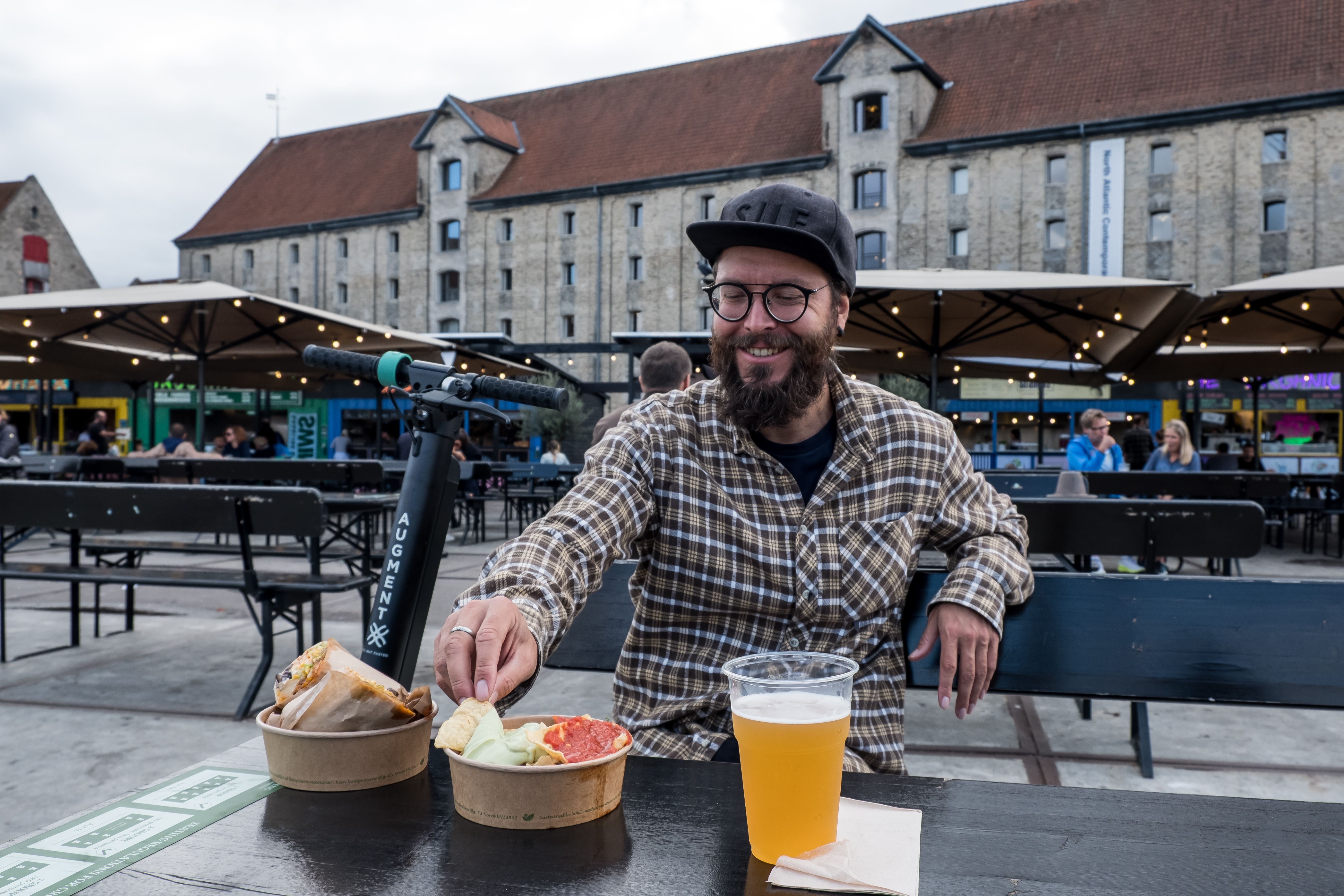 Augment ES 210 e-scooter Nyhavn Copehagen pub