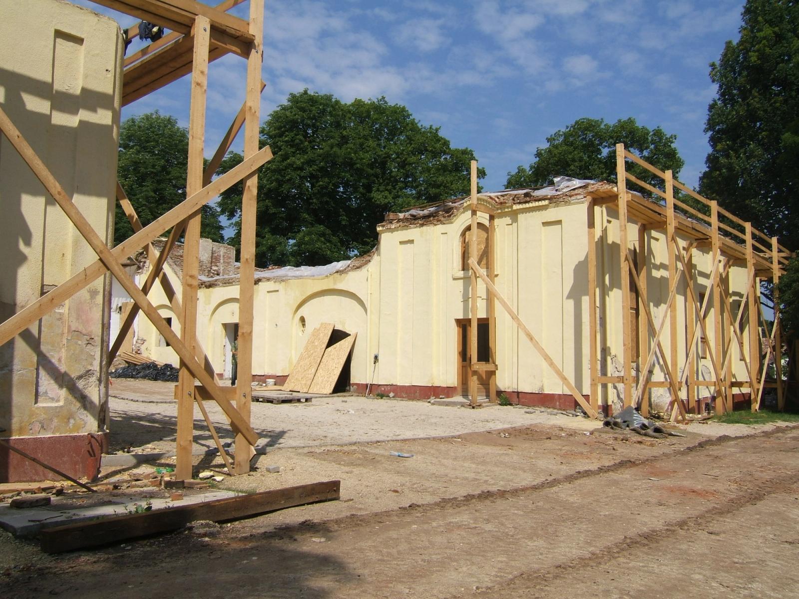 Académie de football — construction de la cour et nouvelle toiture de l'internat - 7