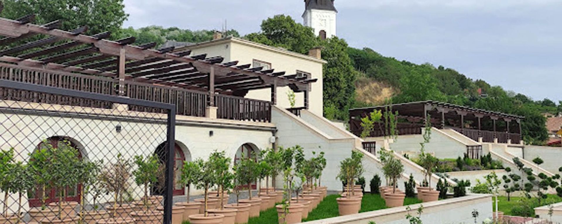 Constructions de jardin d'un bâtiment d'accueil à Tokaj
