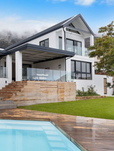 4-Bedroom Luxury Home in Camps bay