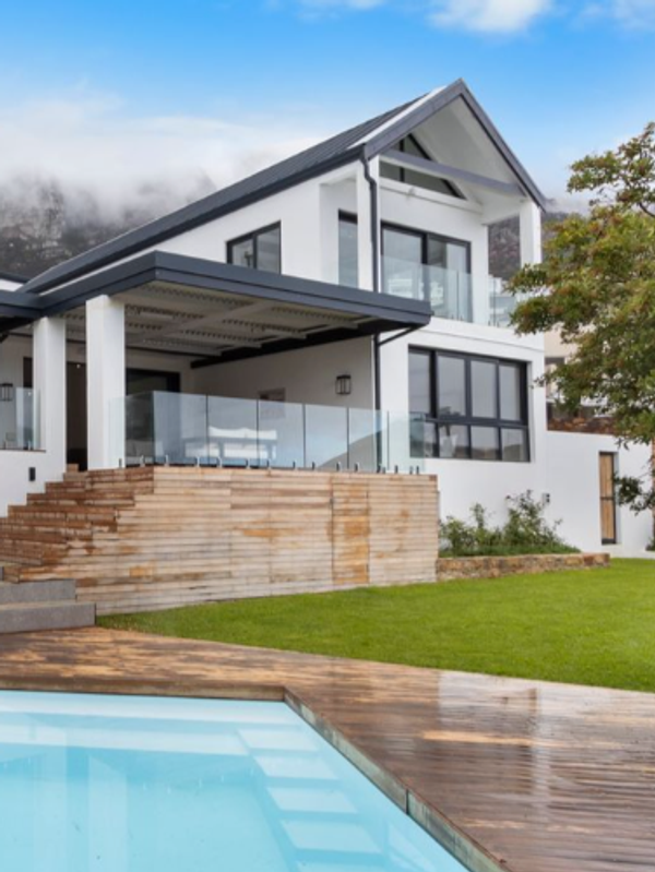 4-Bedroom Luxury Home in Camps bay