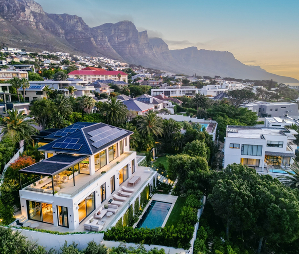 5 Bedroom House For Sale in Camps Bay
