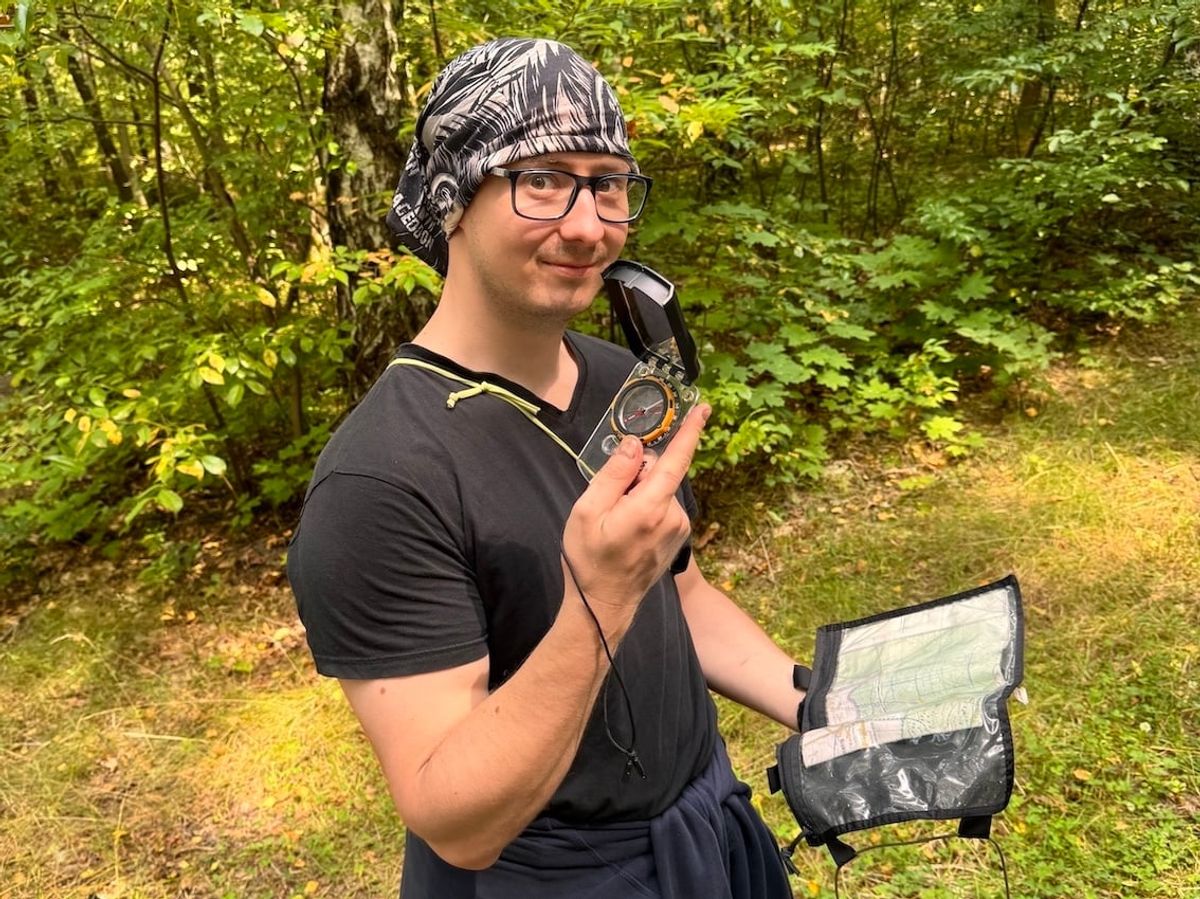 Inuit guiding Inuits