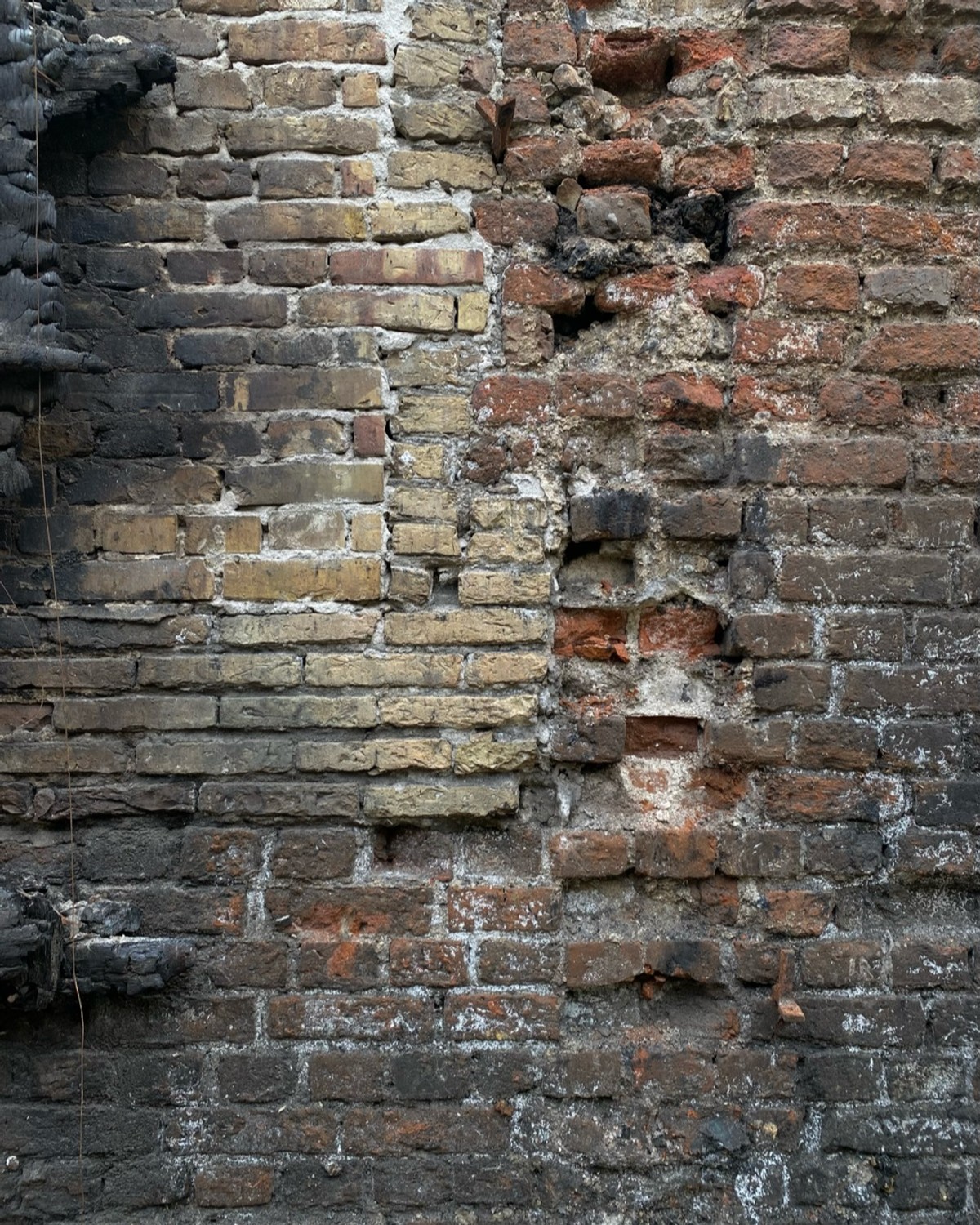 Ill.2: Børsen – Layers of different bricks added over years. Photo by Filip Ivarsson.