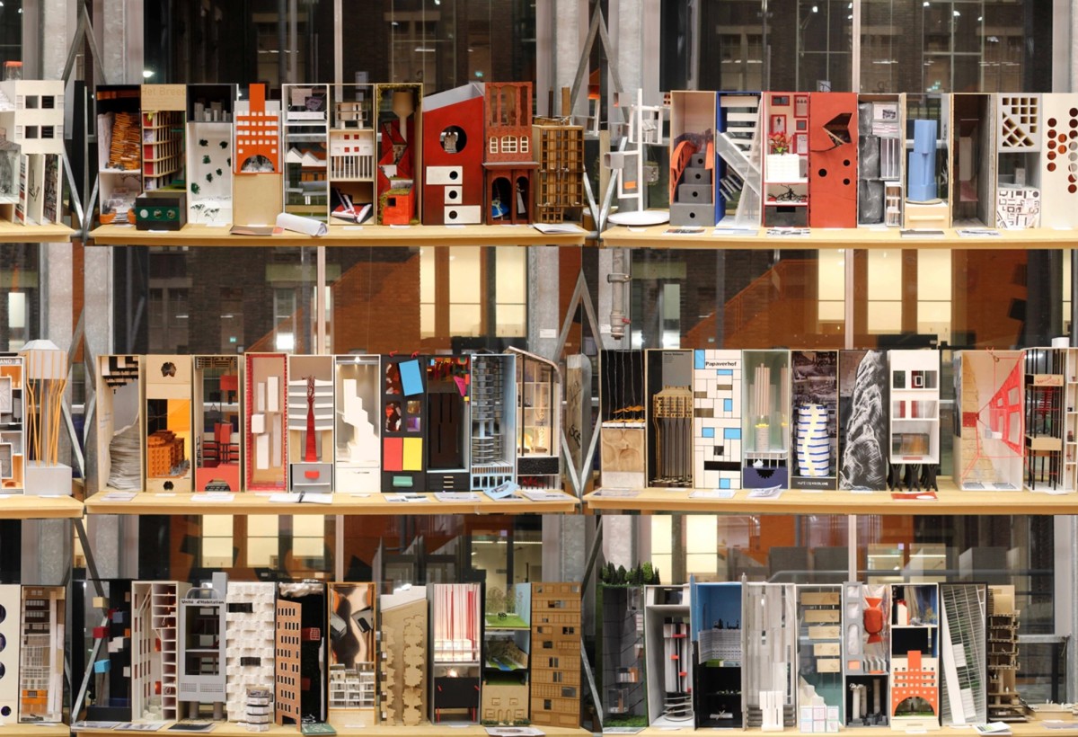 Ill. 8. GR3 2021-2022. Assembled vertical viewing boxes (24 x 32 x 72 cm). Photo montage by Willemijn Wilms Floet.