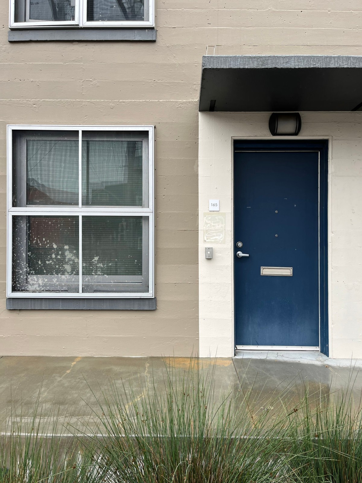 Ill. 7. The front door with the new color scheme and ADA-adaptions. Photo: Frederik Braüner, 2023.