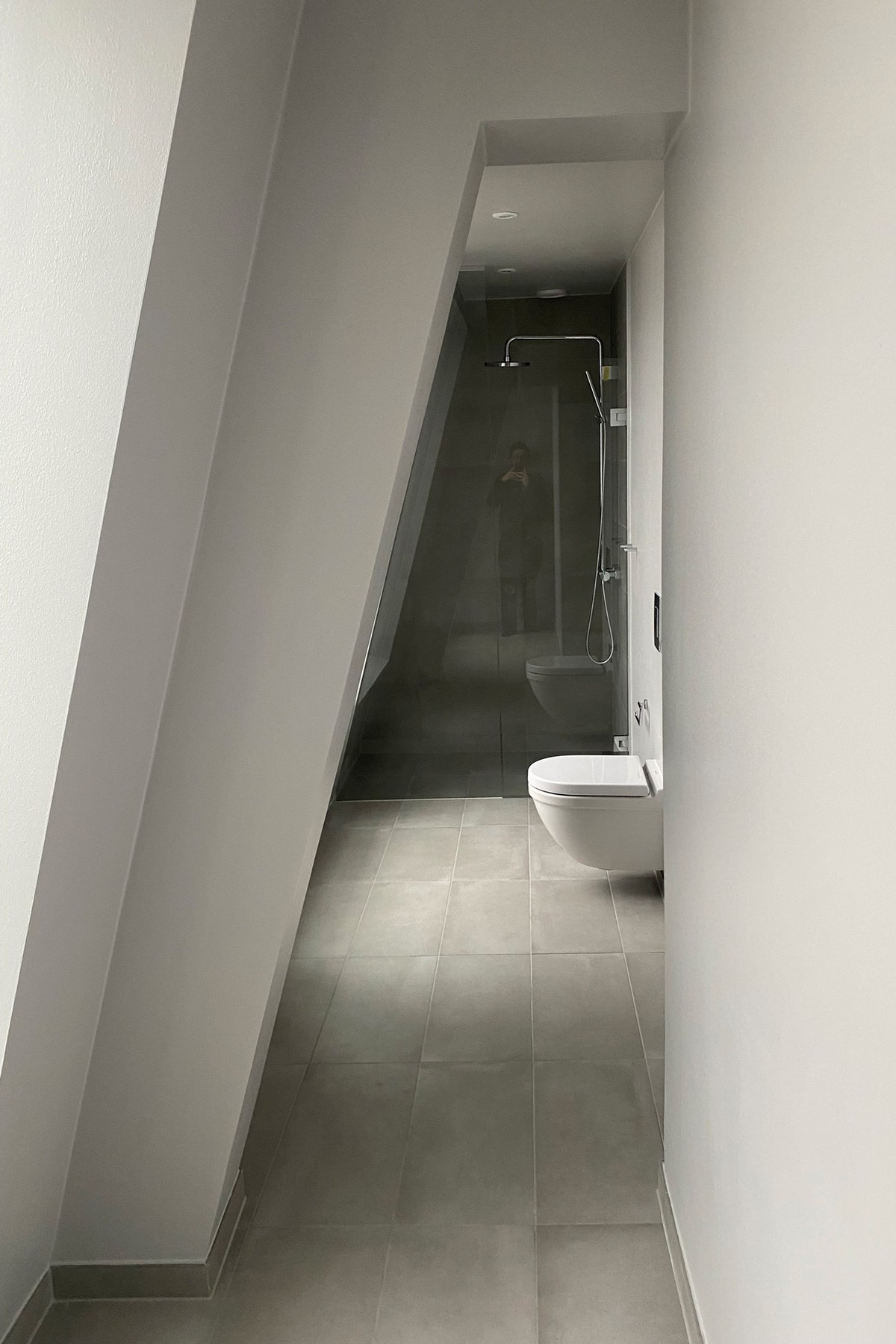 Ill.8.: Bathroom. Apartment: C1, Kongeporttårnet, second floor. Photos and illustrations by Filip Ivarsson.