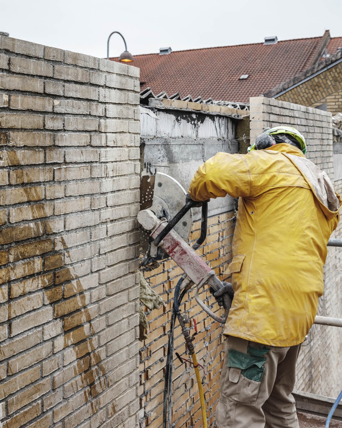 Ill.3: Concrete mortar brick façade repurposed by cutting it in to blocks. Photo by Rasmus Hjortshøj.