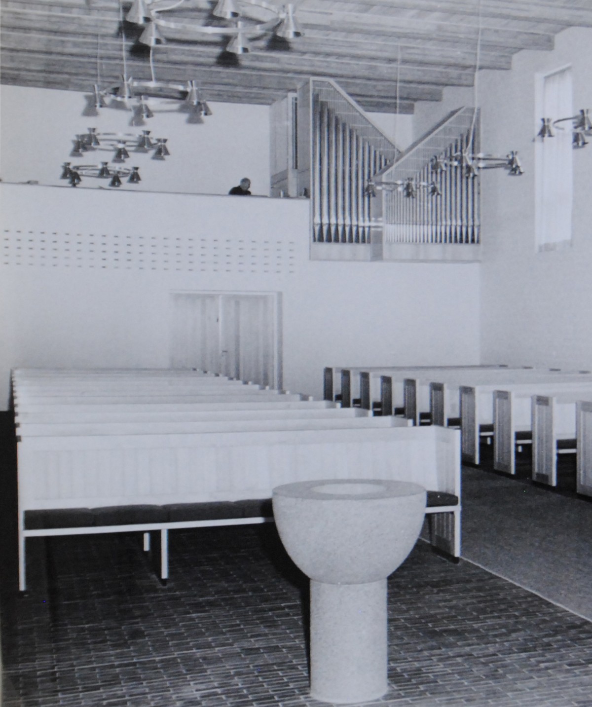 Ill. 8. Ansgar Church, in the foreground the baptismal font and in the background the organ. Royal Danish Library – The Art Library.