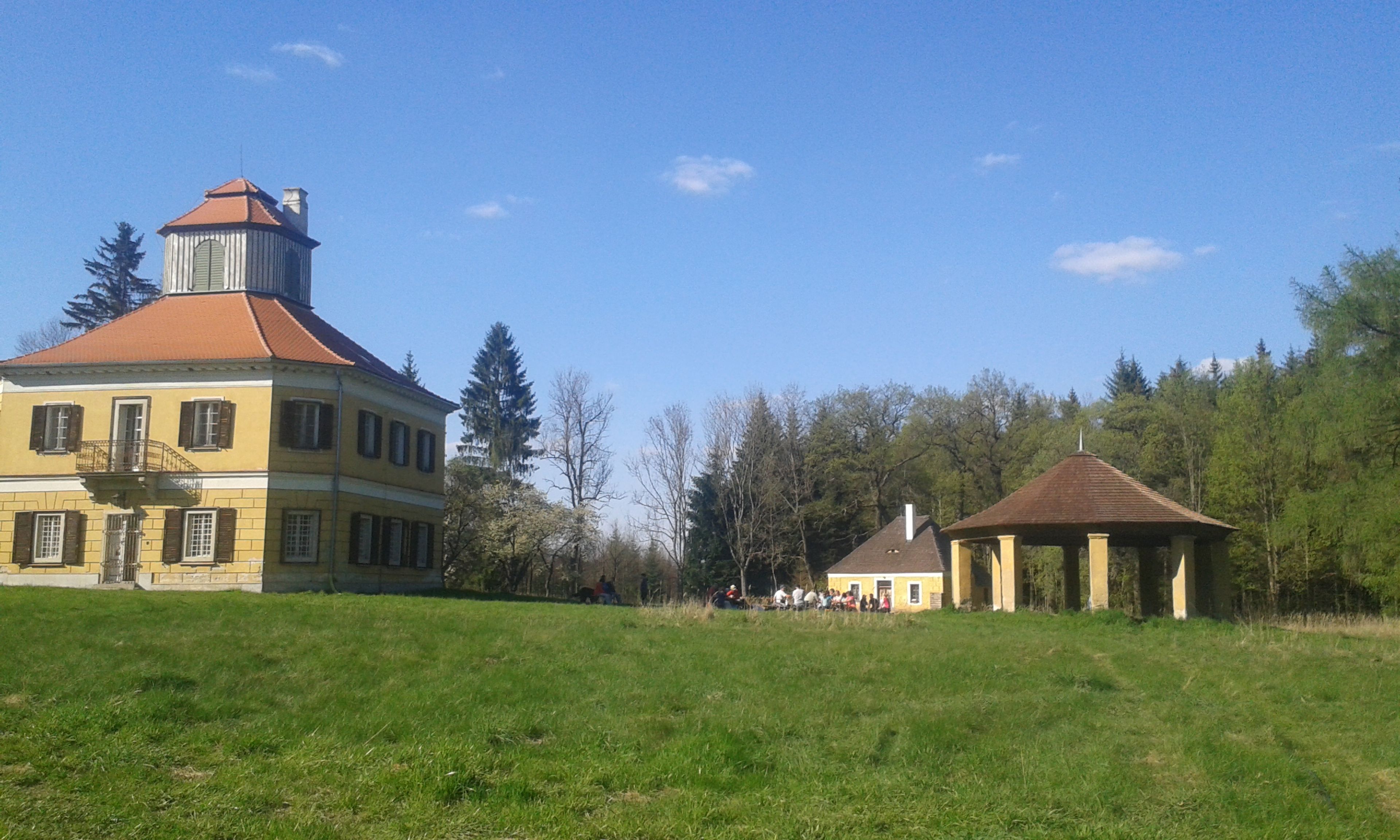 Náhled galerie Zámeček aleje - 2016