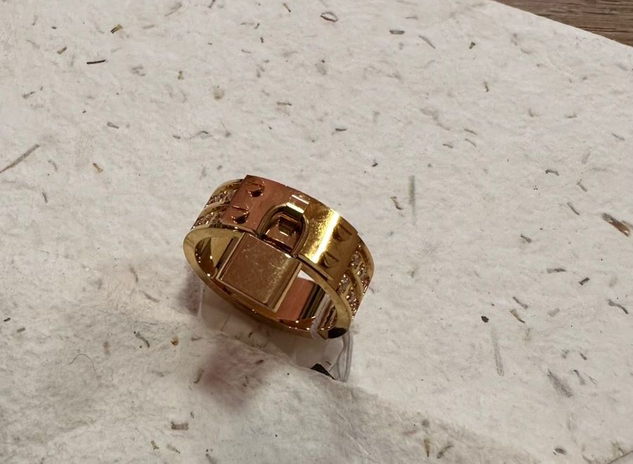 Anillo enchapado en oro con candado - Código K681