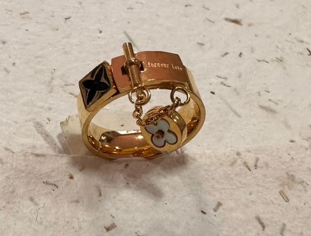 Anillo acero enchapado en oro - Código K673