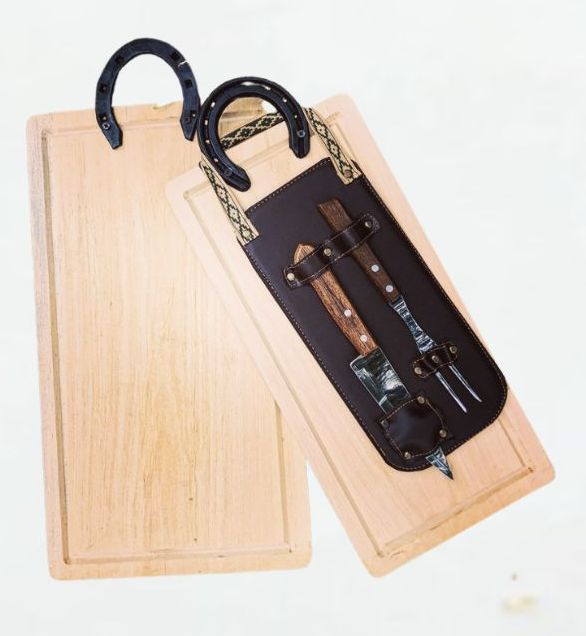 Tabla de asado con estuche y cubiertos - Código RE-053