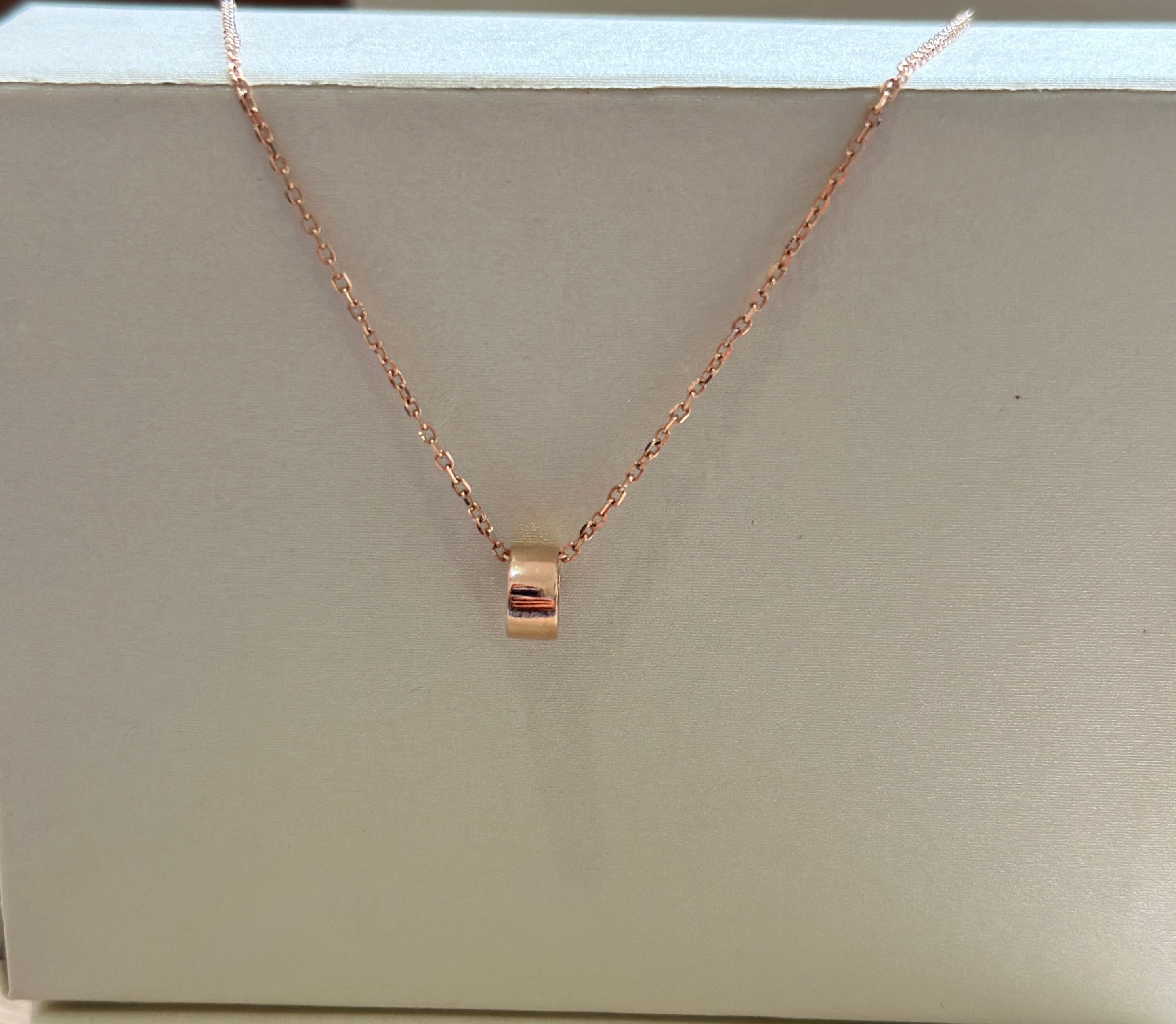 Cadena de plata 925 enchapada en oro rosa con dije  - Código K550