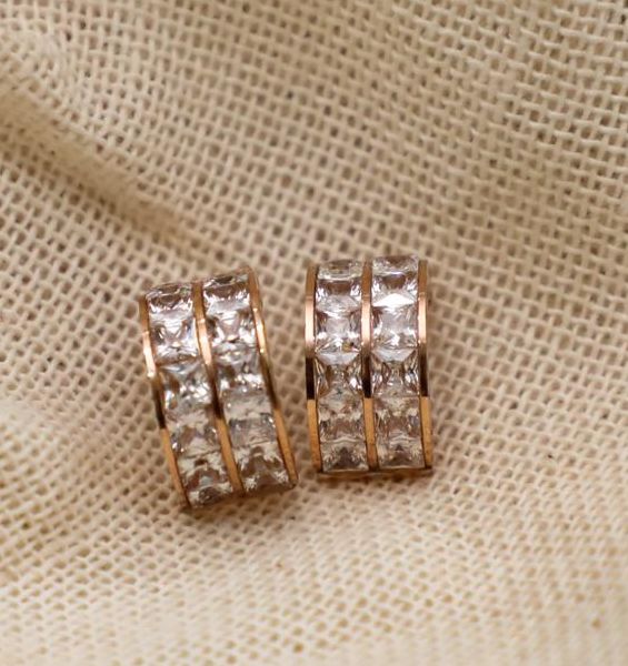 Aro argolla acero enchapado con circones - Código K142