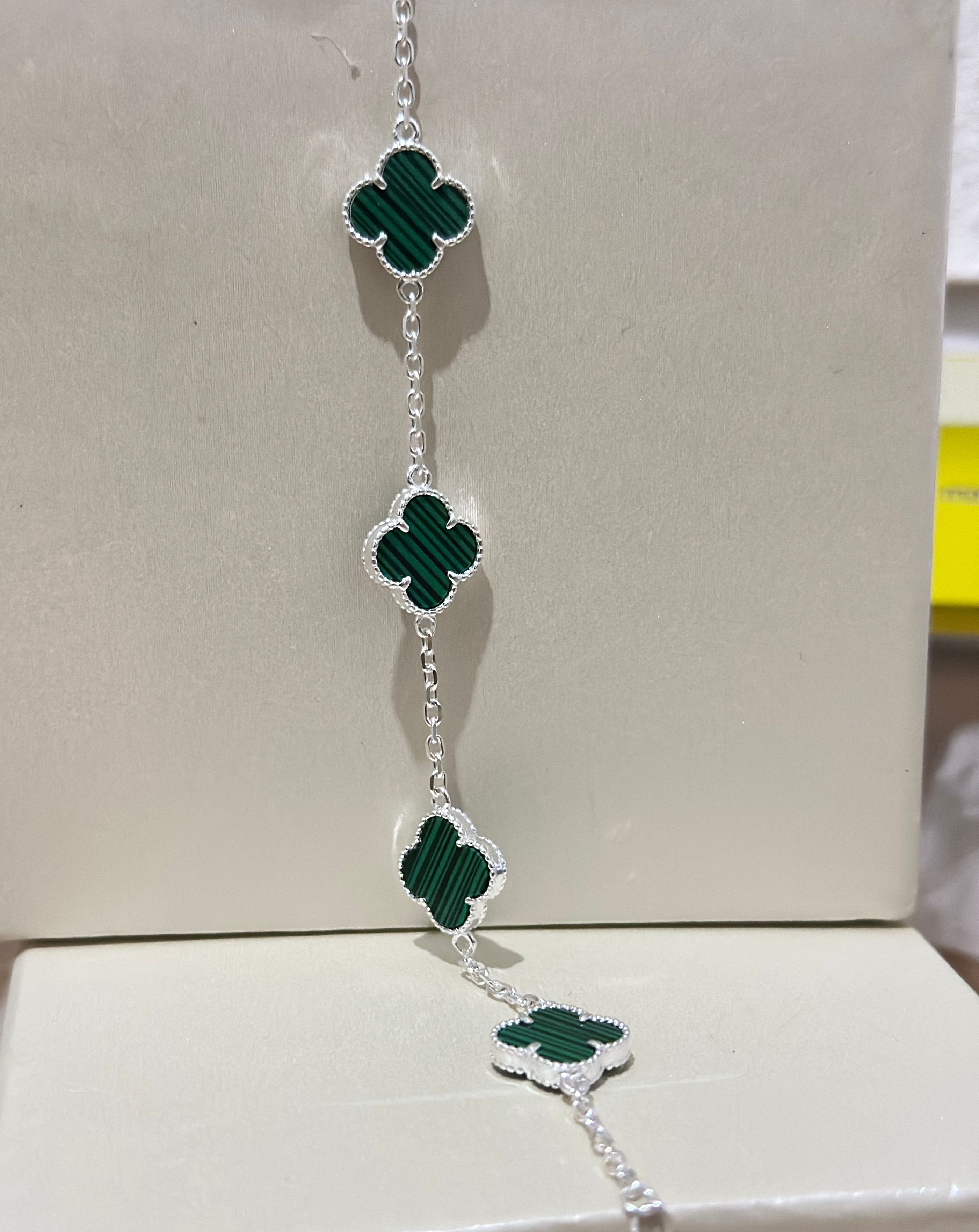 Pulsera de plata con flor verde - Código K459