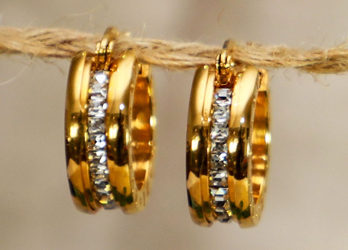 Argolla acero enchapado con circones - Código K698