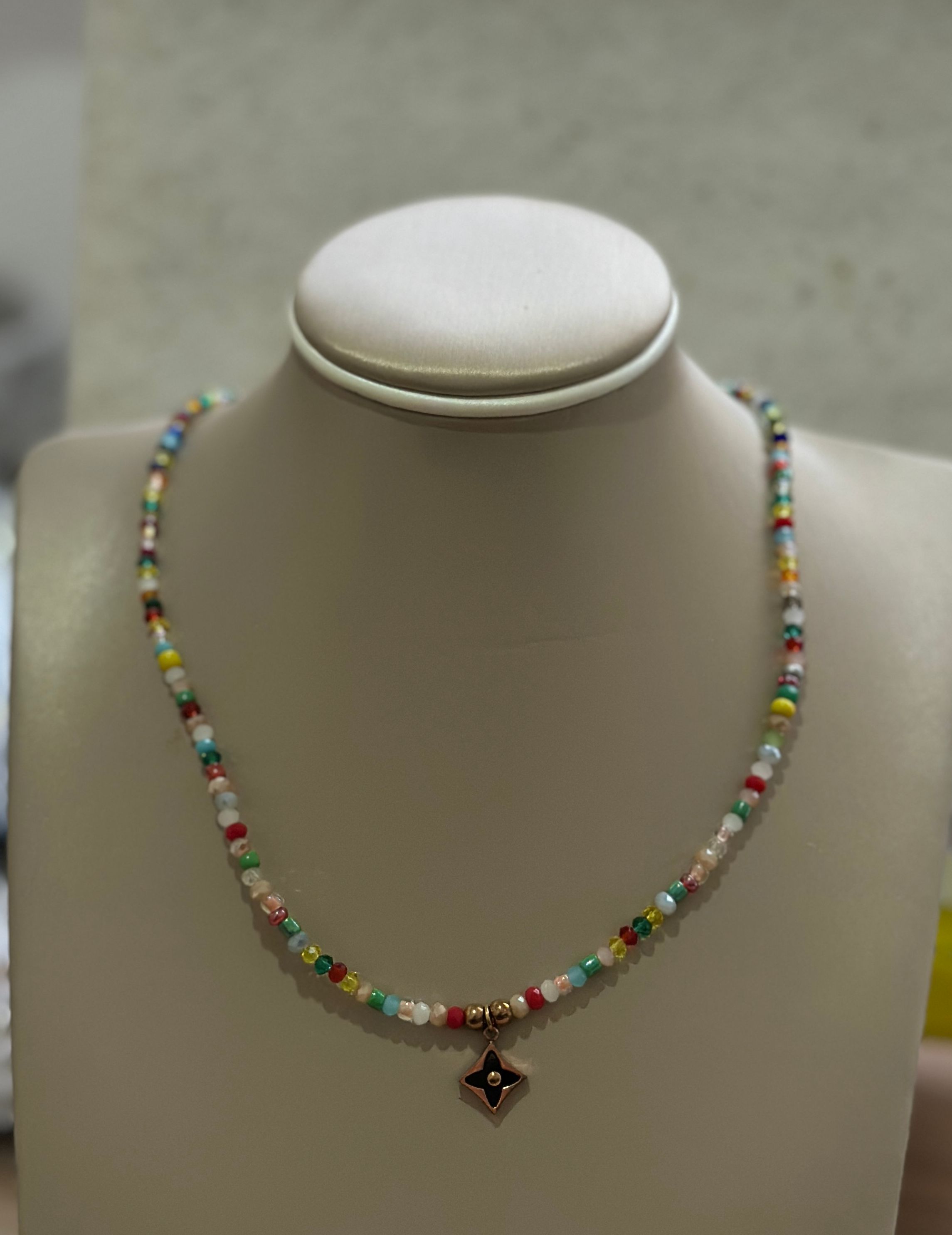 Collar de cristales  - Código K668