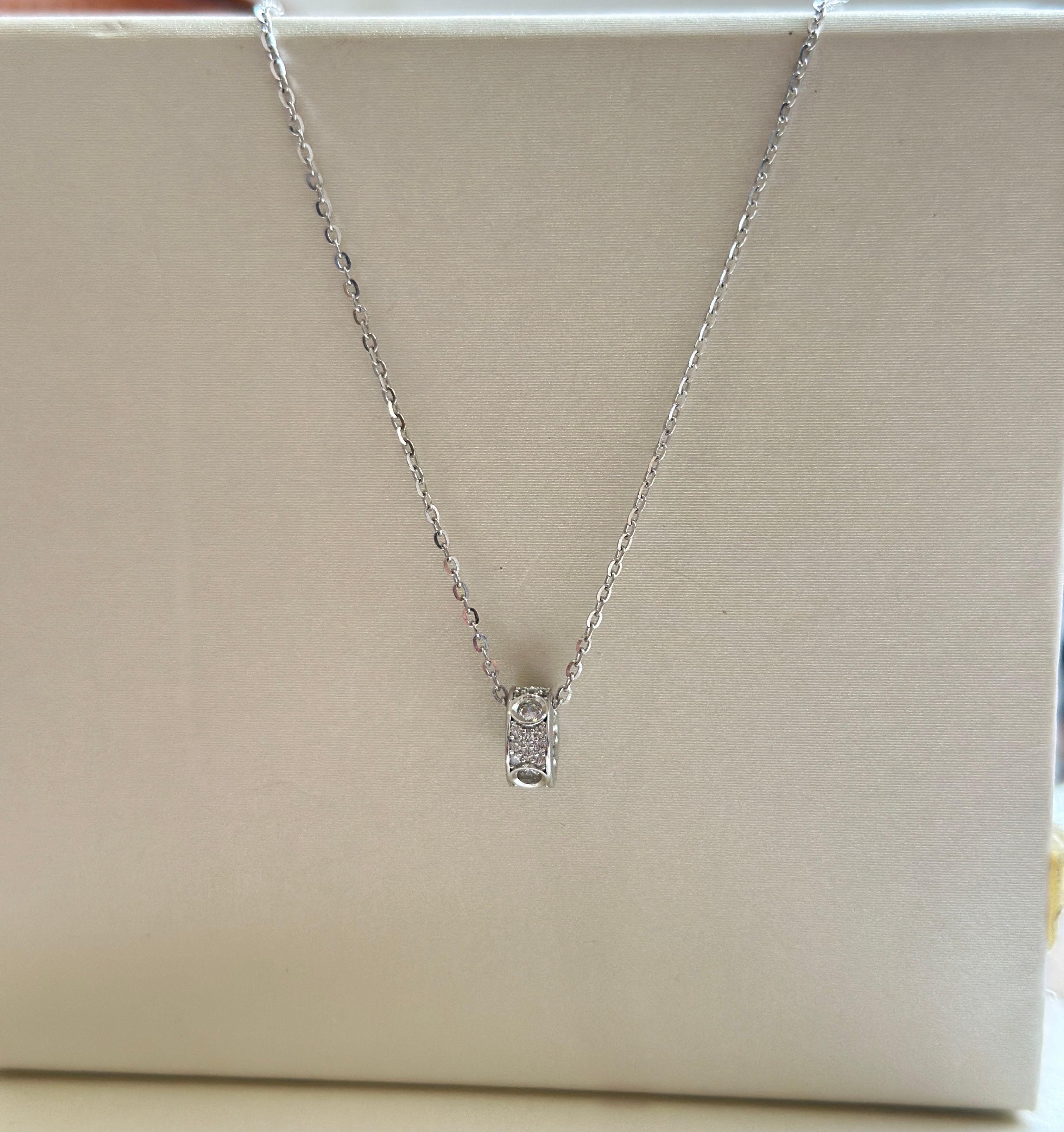 Cadena de plata rodinada 925 con ruedita y circones - Código K545