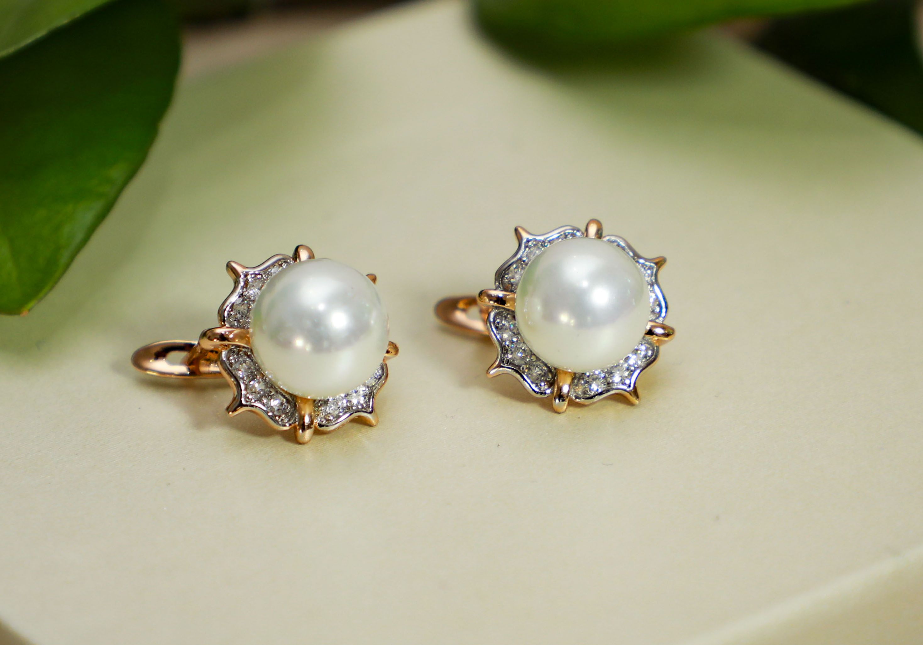 Aro acero enchapado con circones y perla - Código K363